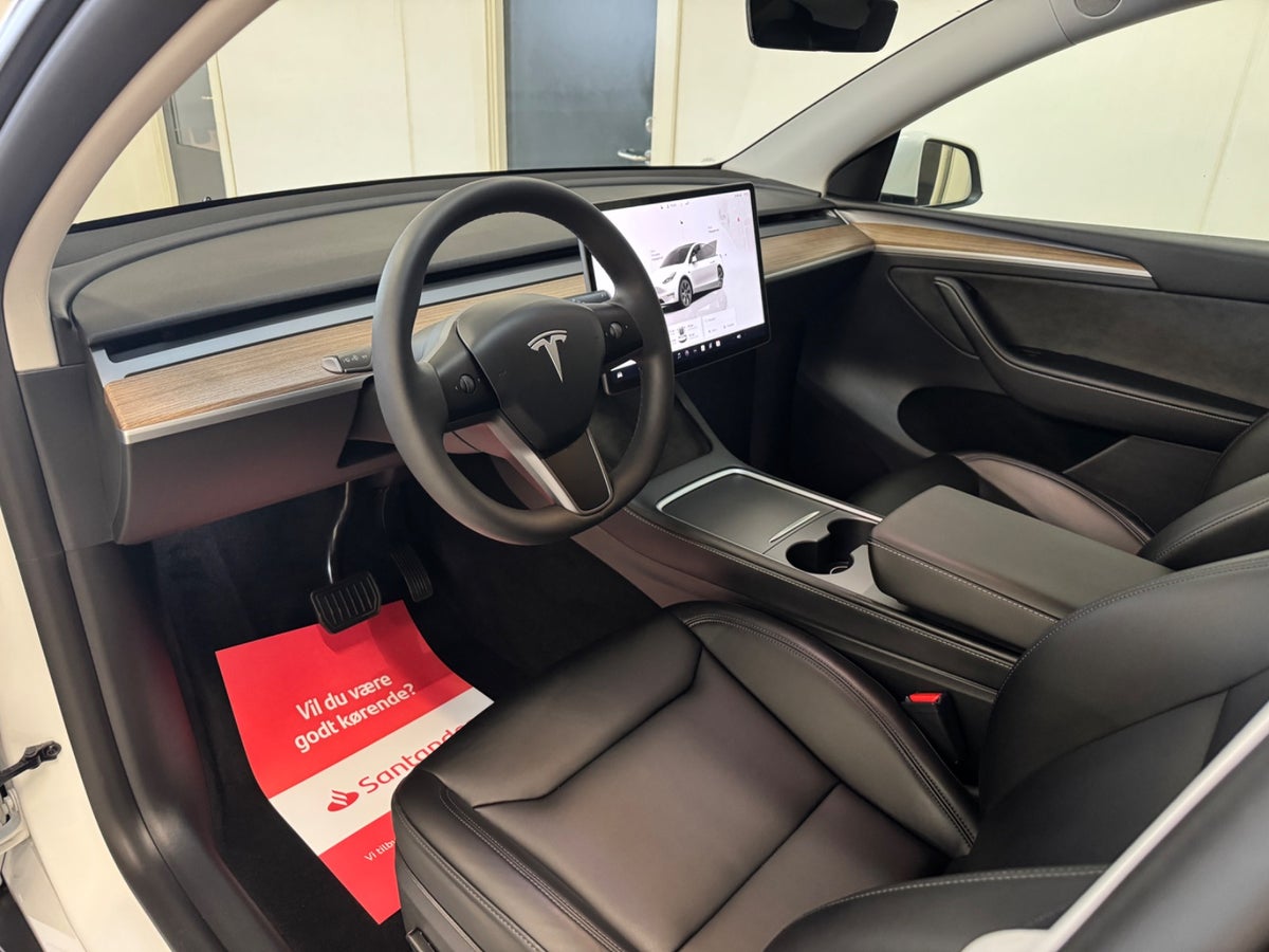 Tesla Model Y Long Range RWD