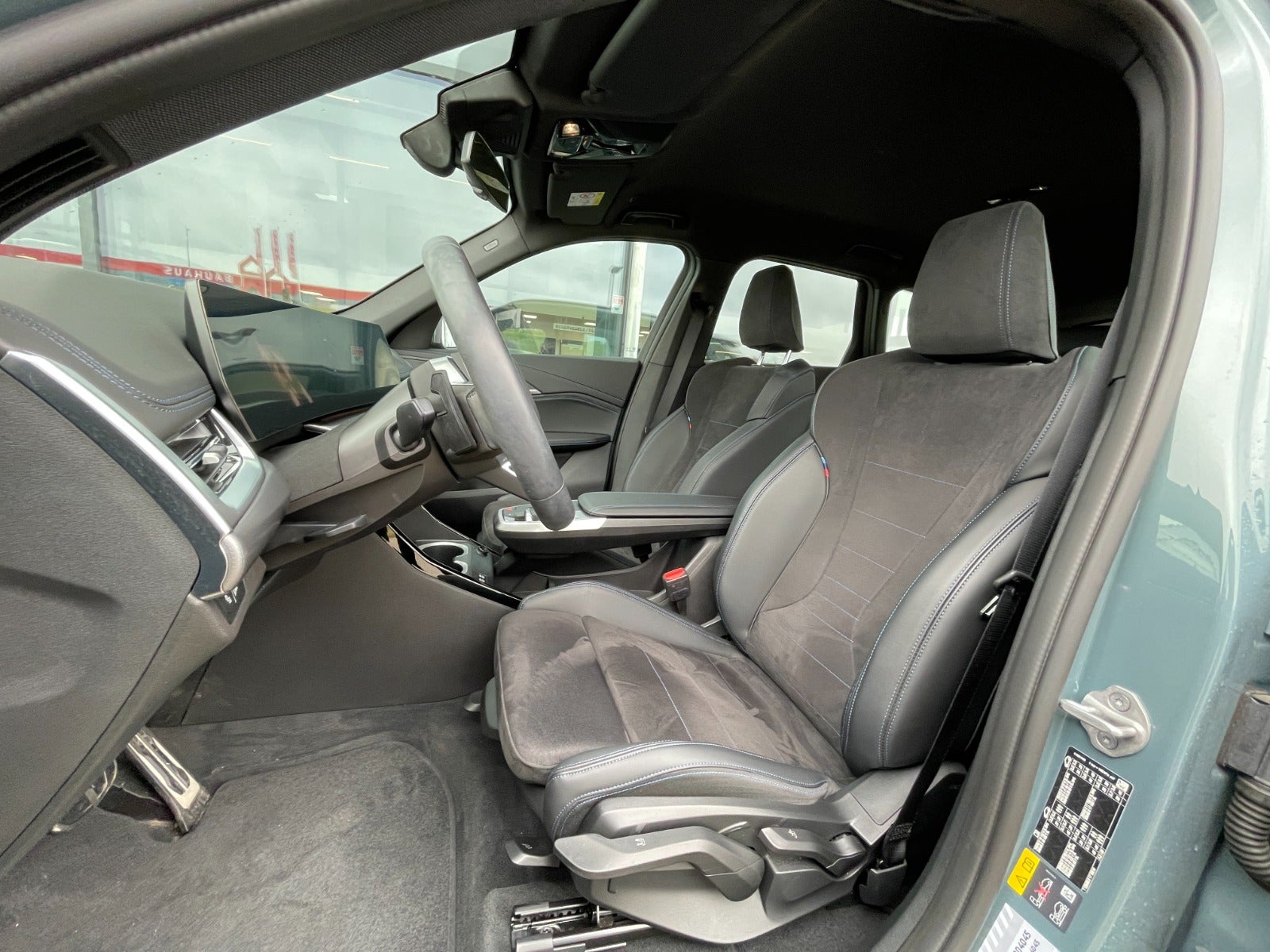 BMW iX1 eDrive20 M-Sport Premium 5d - 7
