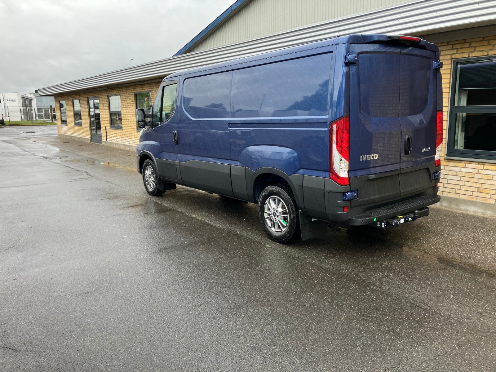 Billede af Iveco Daily 3,0 35S18 9m³ Van AG8