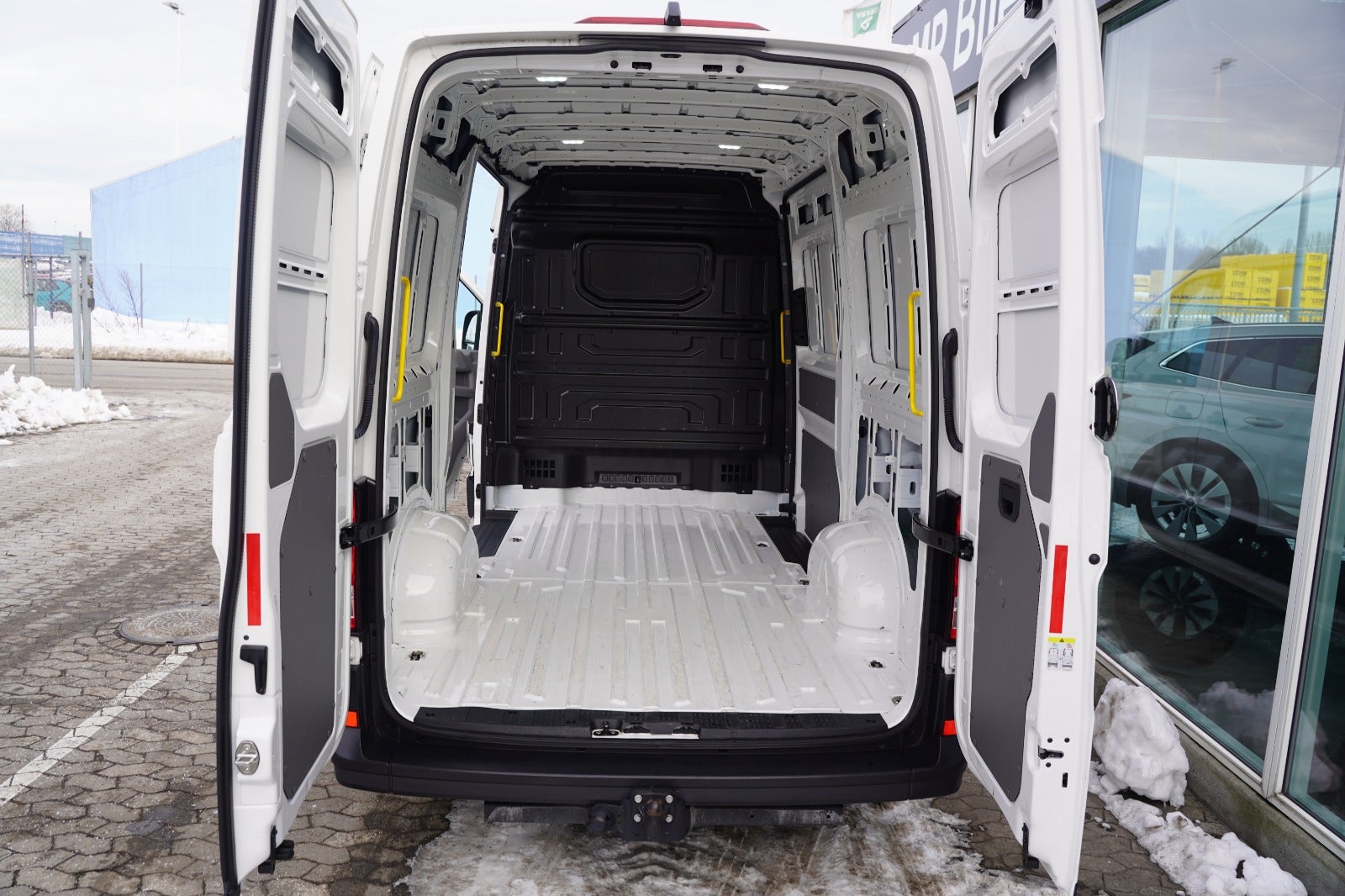 Billede af VW Crafter 35 2,0 TDi 140 Kassevogn L3H2