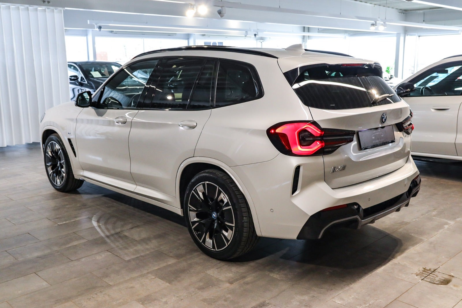 Billede af BMW iX3  Charged Plus M-Sport
