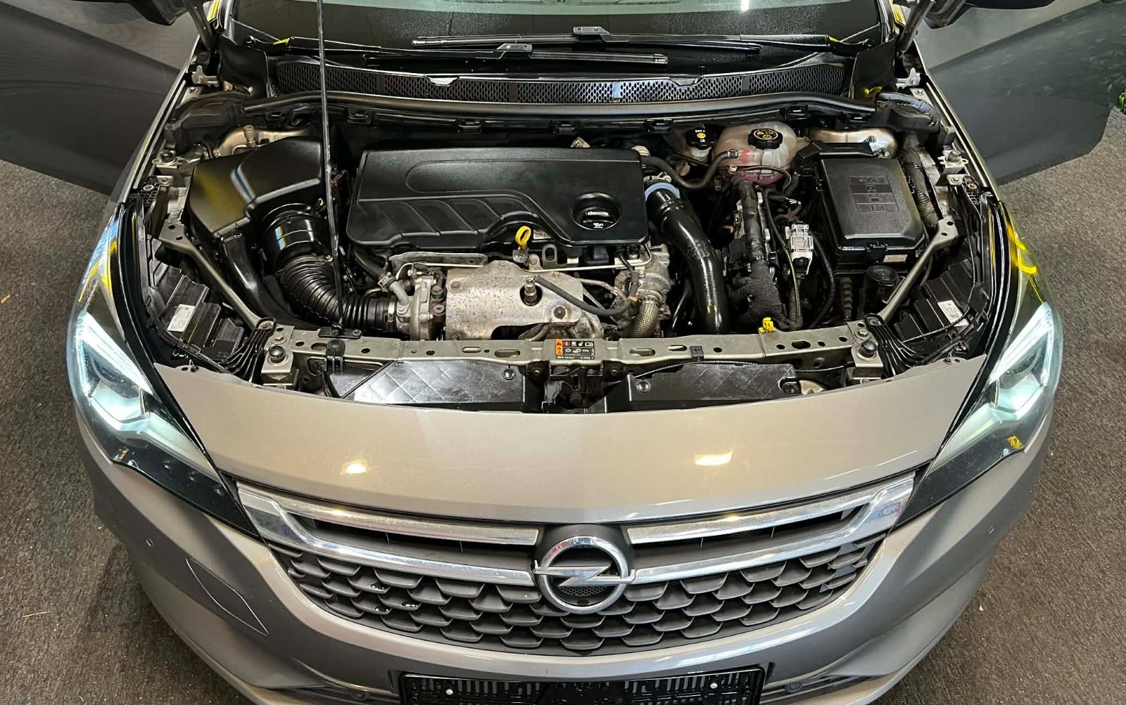 Billede af Opel Astra 1,6 CDTi 136 Active Sports Tourer aut.