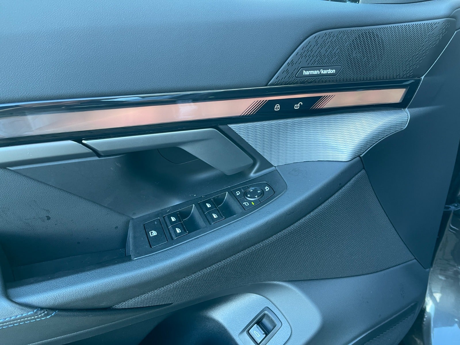 BMW i5 eDrive40 M-Sport 4d - 6