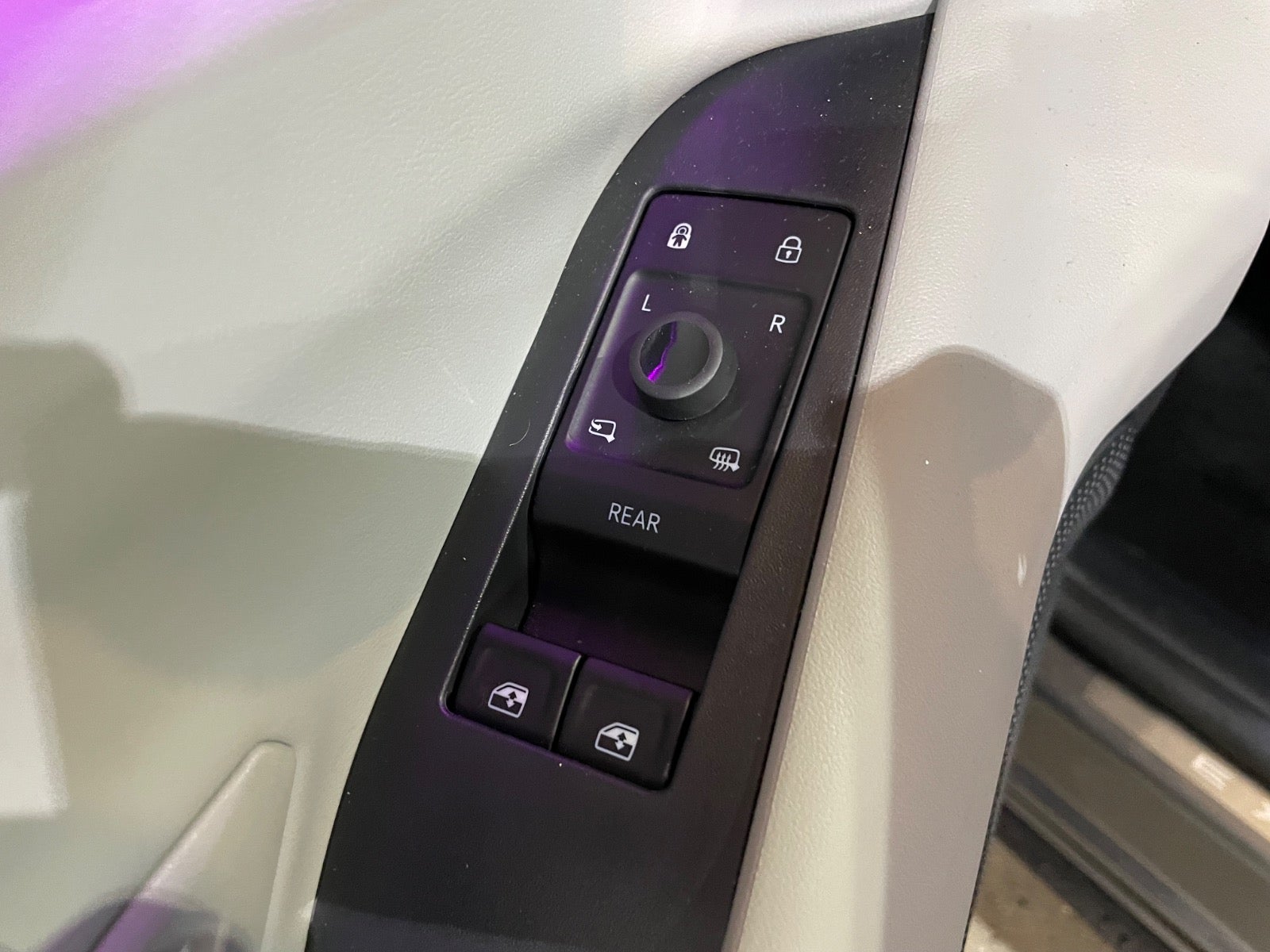 Ford Explorer Premium Extended Range