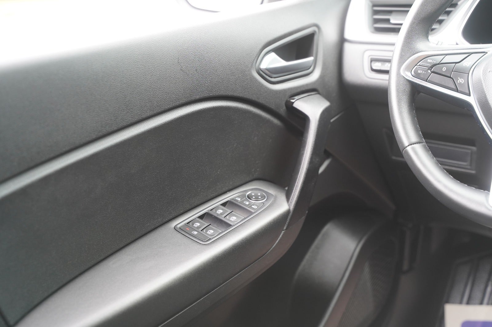 Billede af Renault Captur 1,6 E-Tech Zen