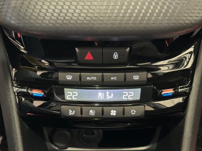 Peugeot 208 PureTech 82 Allure Sky