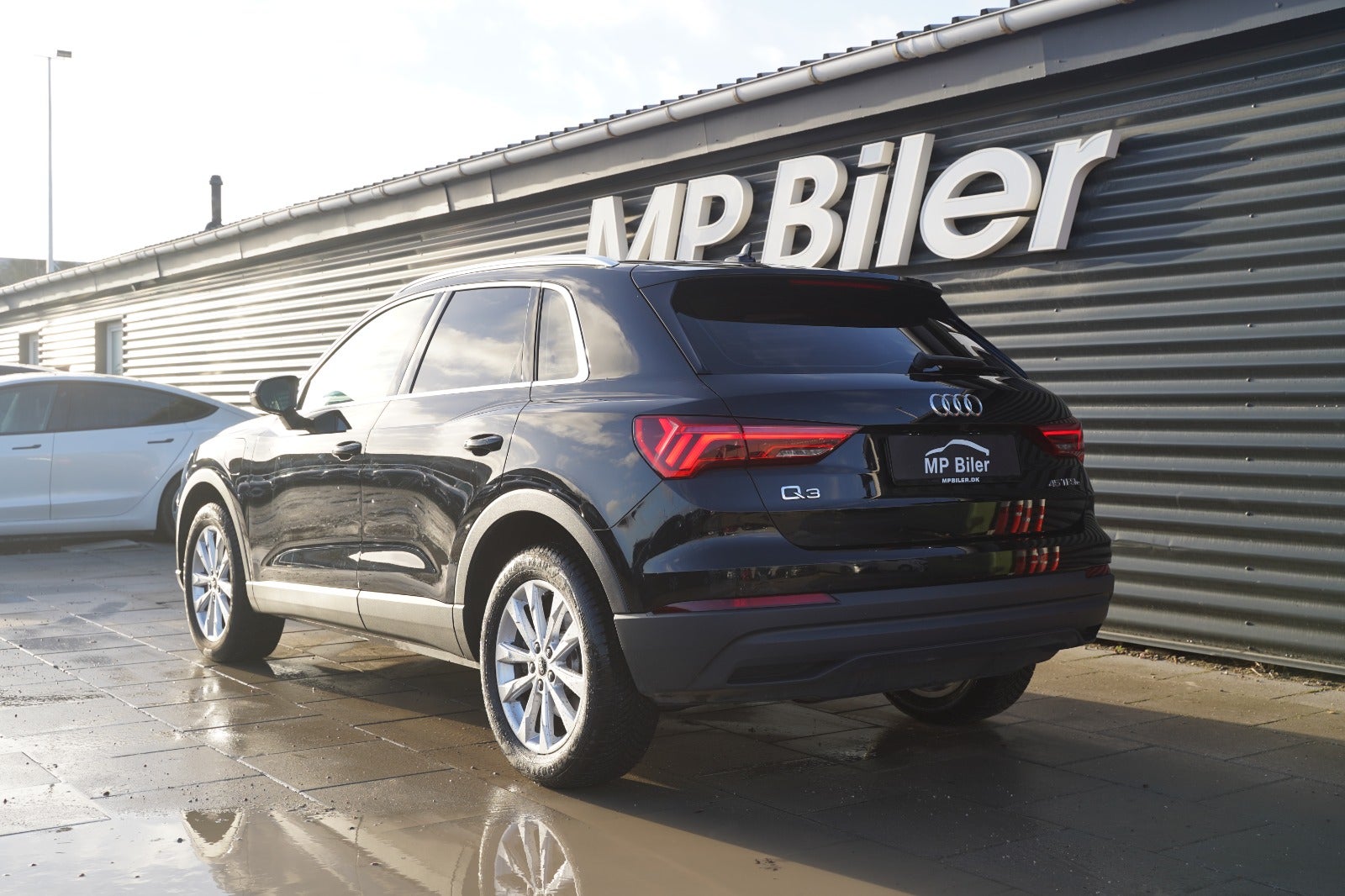 Billede af Audi Q3 45 TFSi e Attitude plus S-tr.