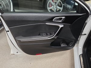Kia Ceed PHEV Prestige SW DCT