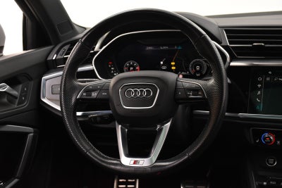 Audi Q3 TDi S-line quattro S-tr.