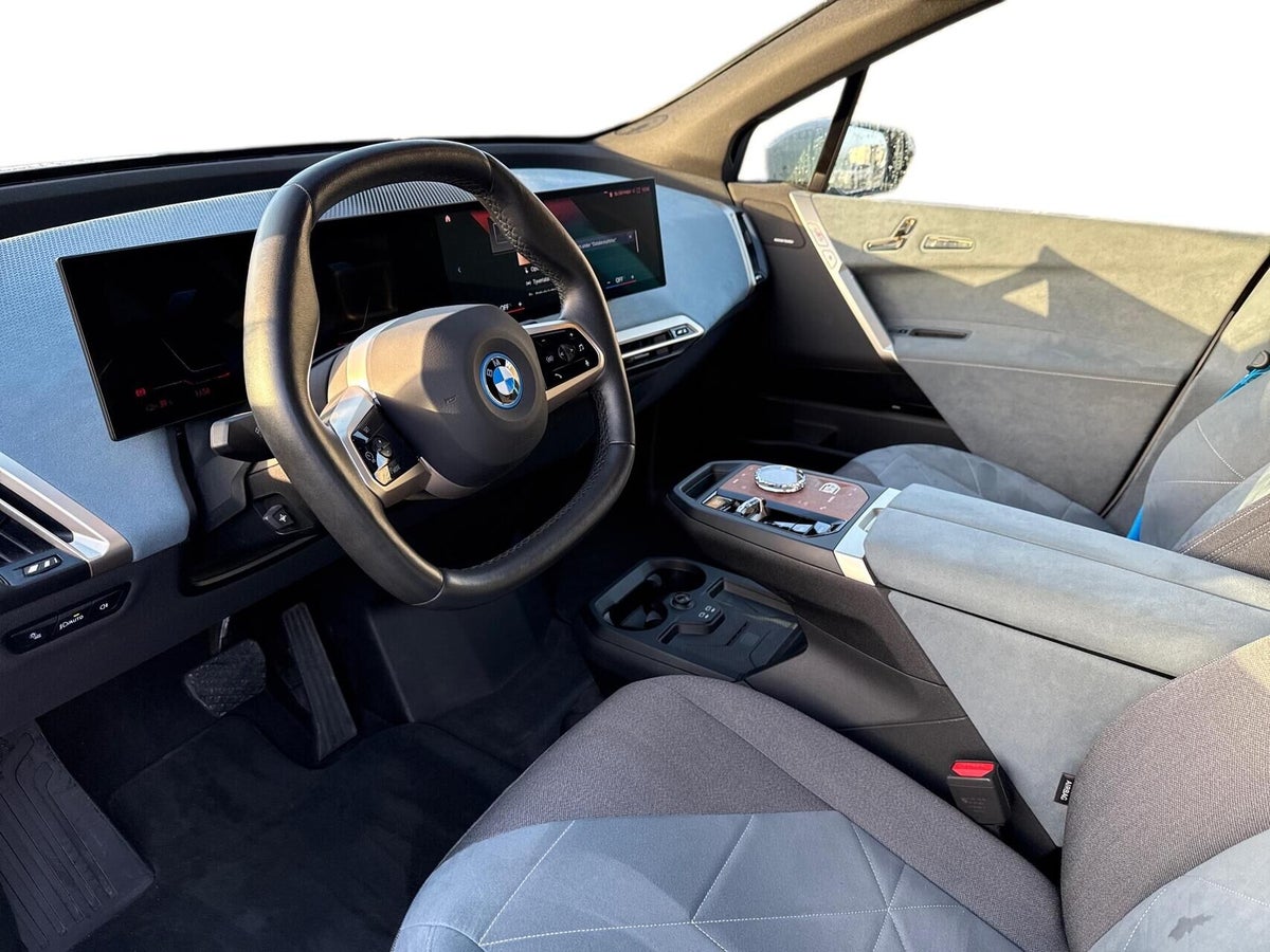 BMW iX xDrive40 Fully Charged M-Sport billede 3