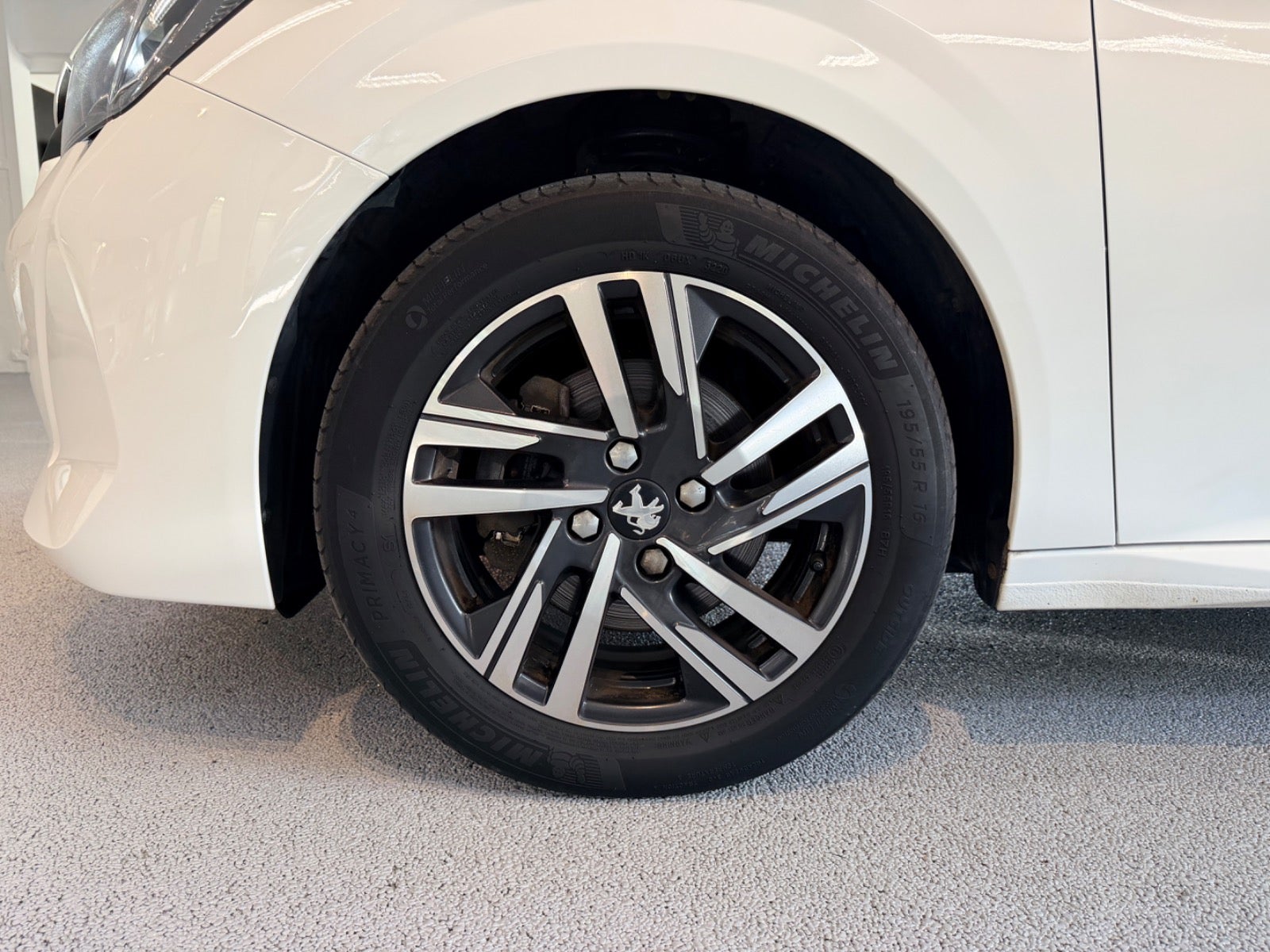Billede af Peugeot 208 1,5 BlueHDi 100 Infinity Sky