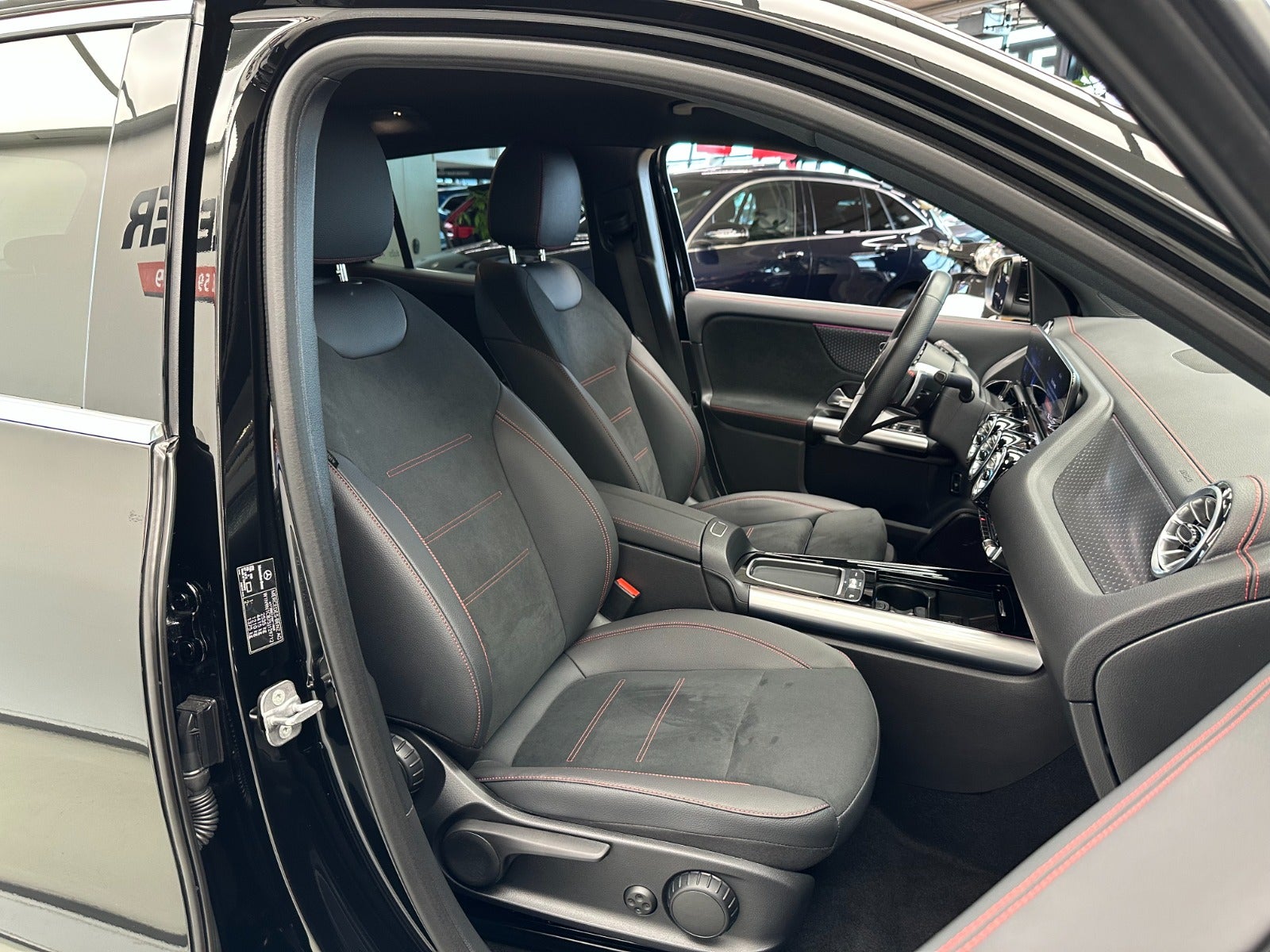 Billede af Mercedes EQA350  AMG Line 4Matic