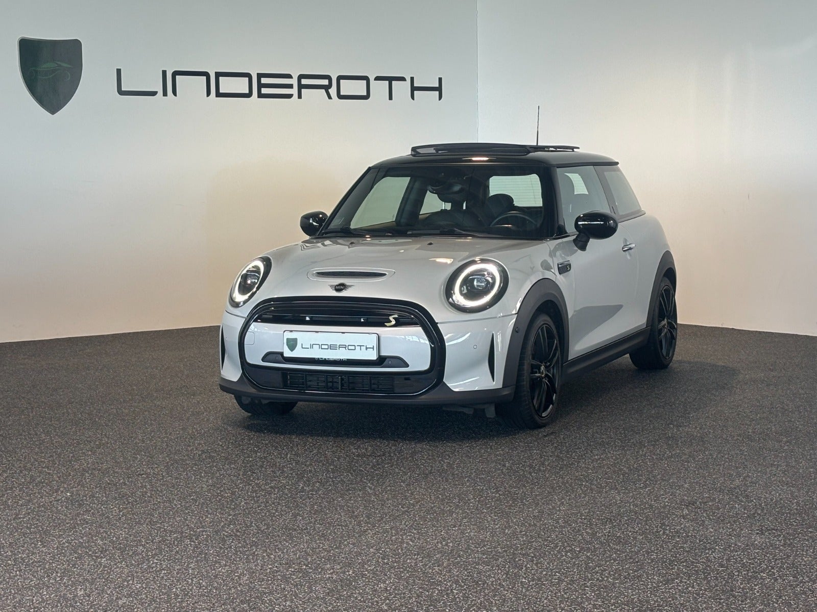 MINI Cooper SE Yours Trim 3d - 1
