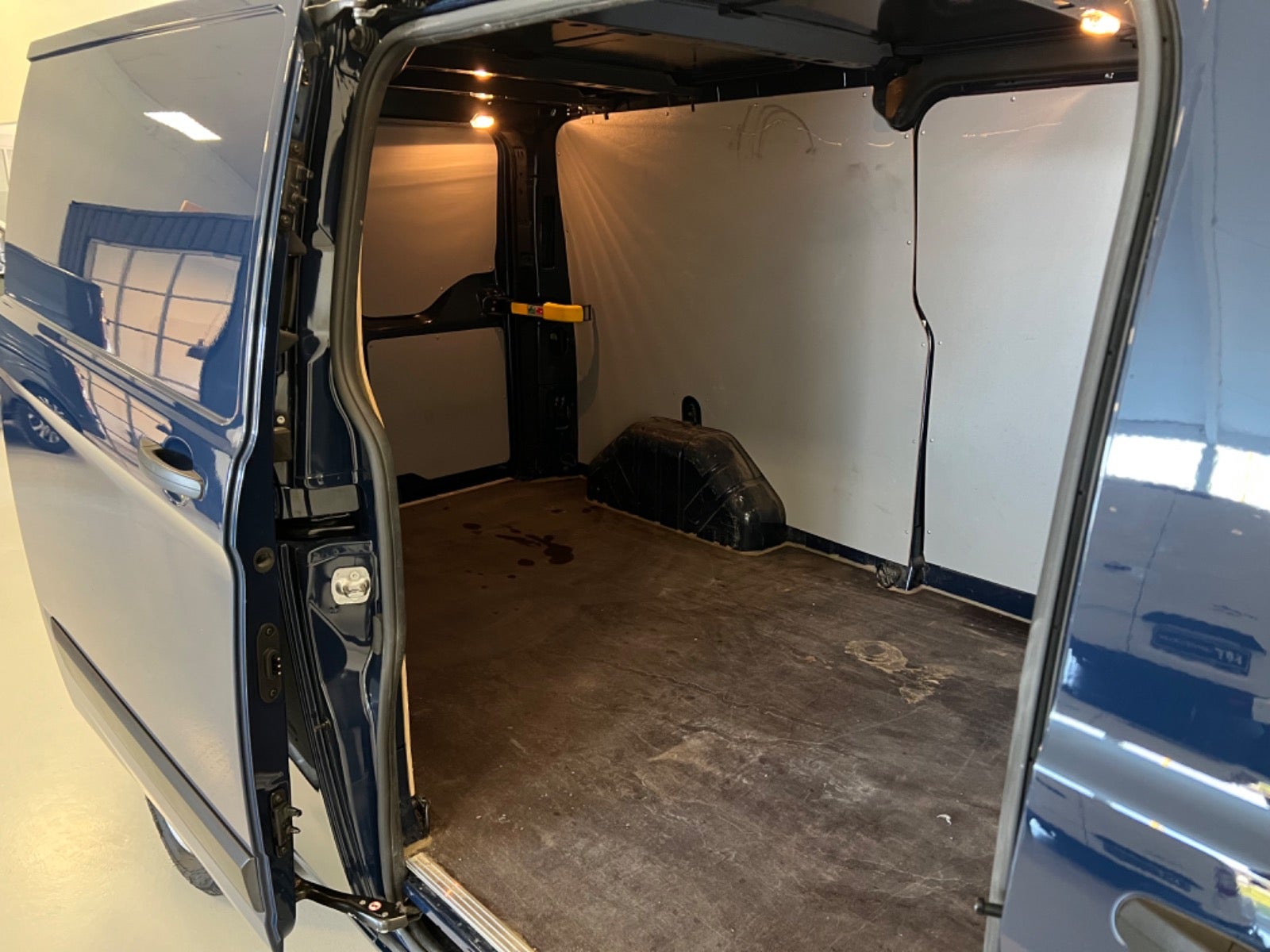 Billede af Ford Transit Custom 300L 2,0 TDCi 130 Trend