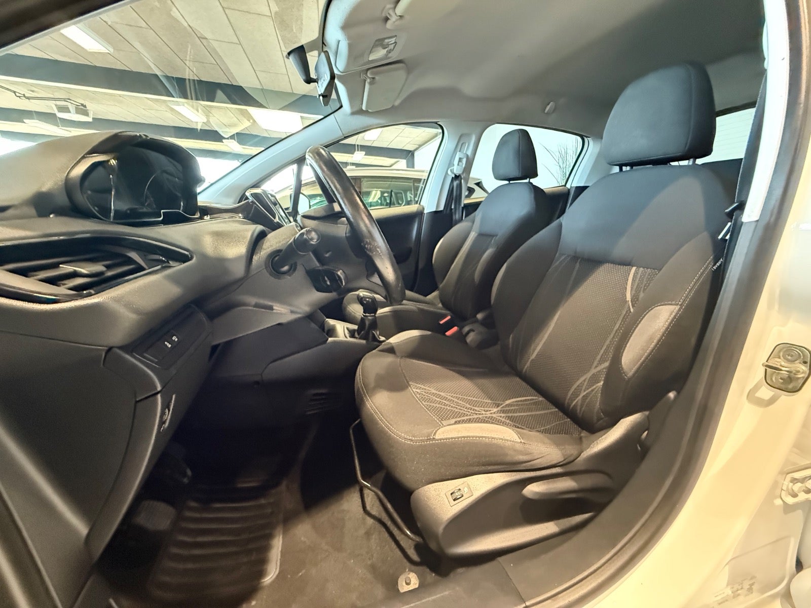 Billede af Peugeot 208 1,6 e-HDi 92 Active