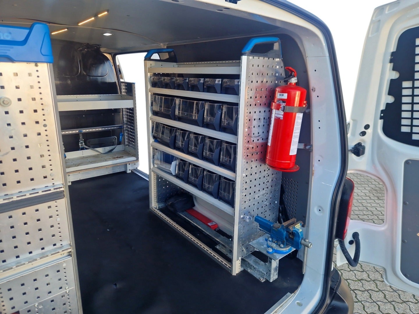 Billede af VW Transporter 2,0 TDi 110 Kassevogn lang