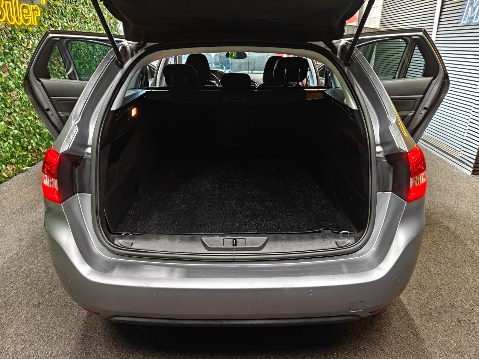 Billede af Peugeot 308 1,2 e-THP 130 Active SW EAT6