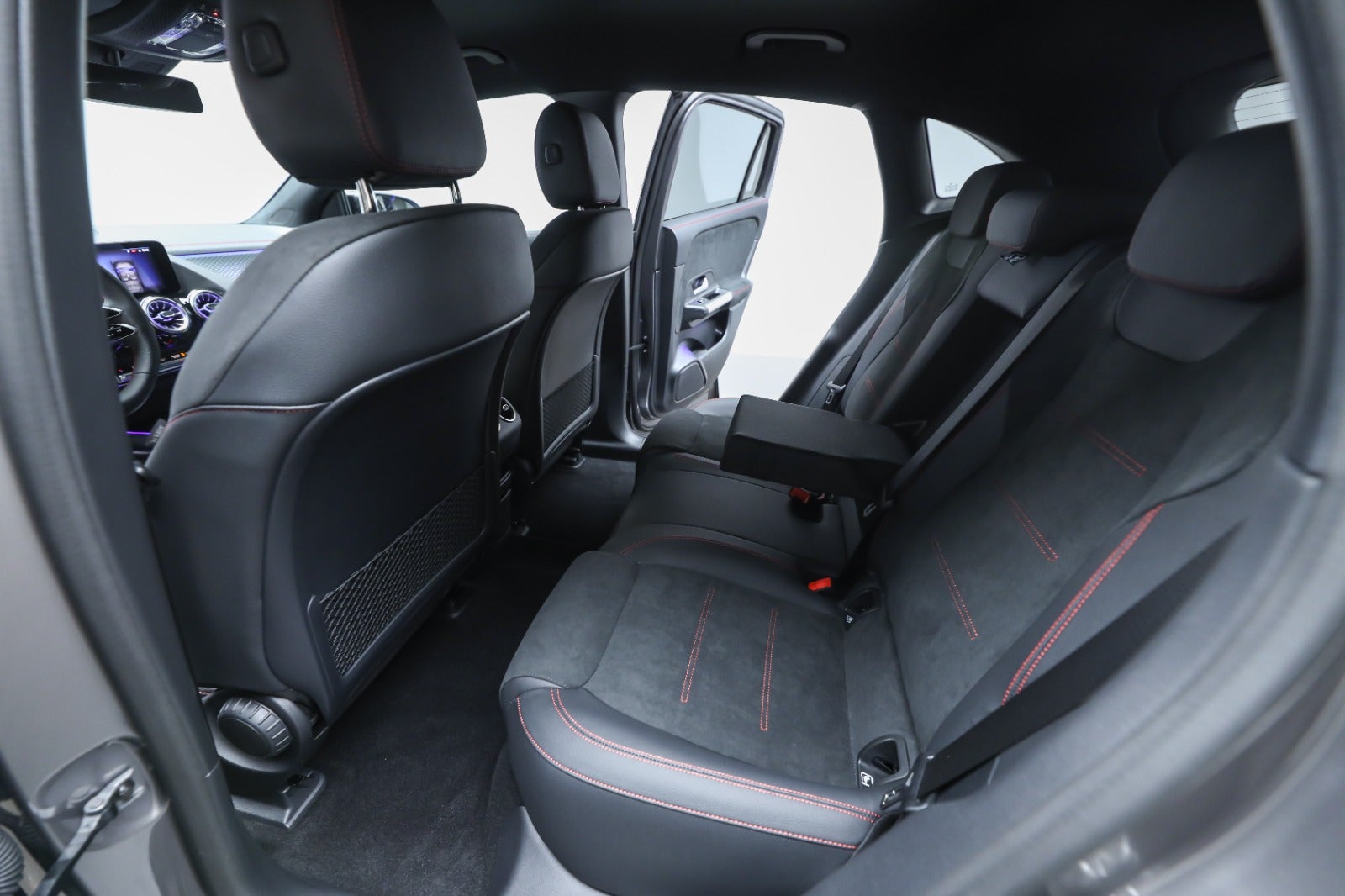 Mercedes-Benz EQA 250+ (5/8)