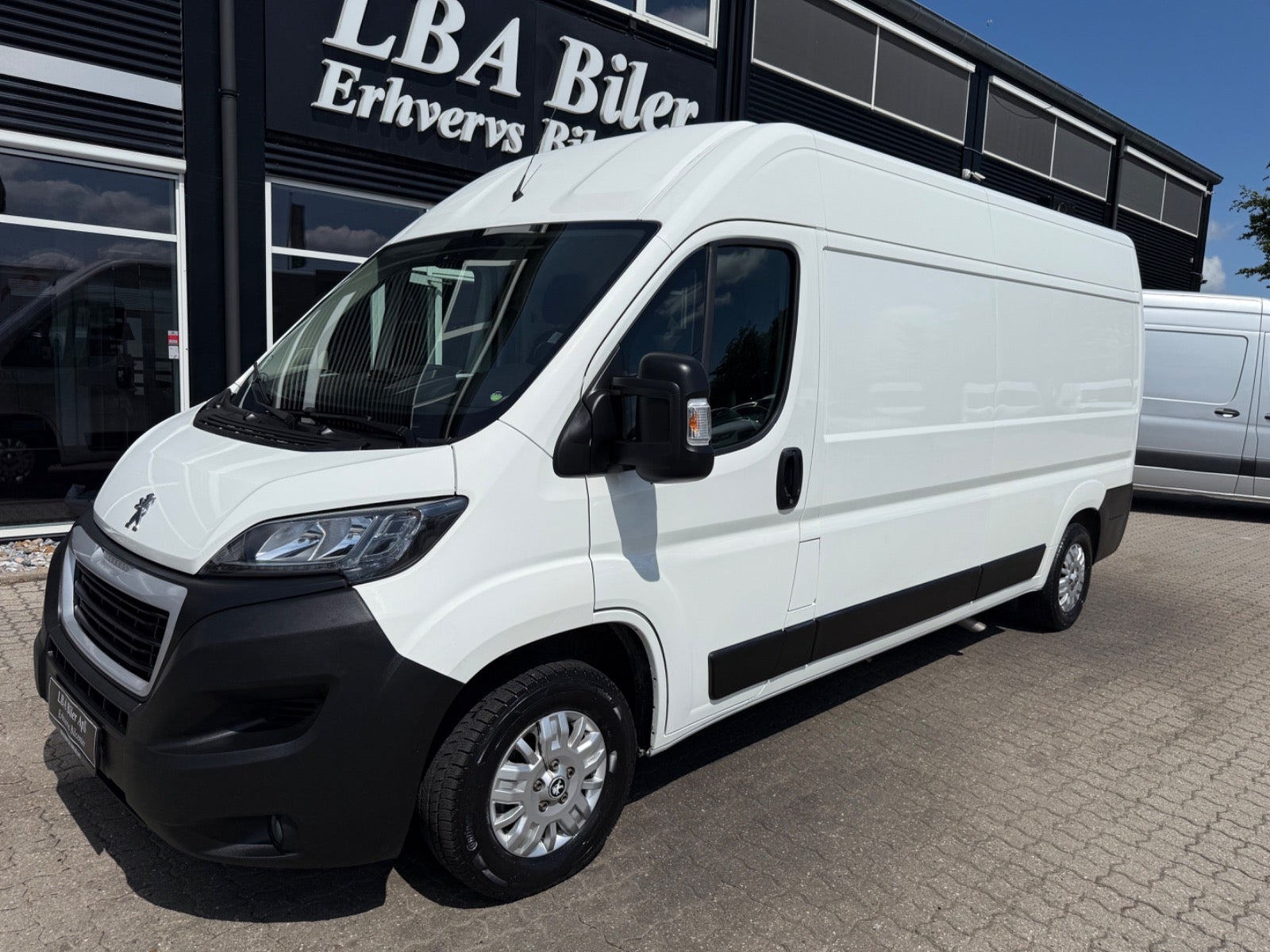 LBA Biler ApS - Peugeot Boxer 333 BlueHDi 165 L3H2 Premium