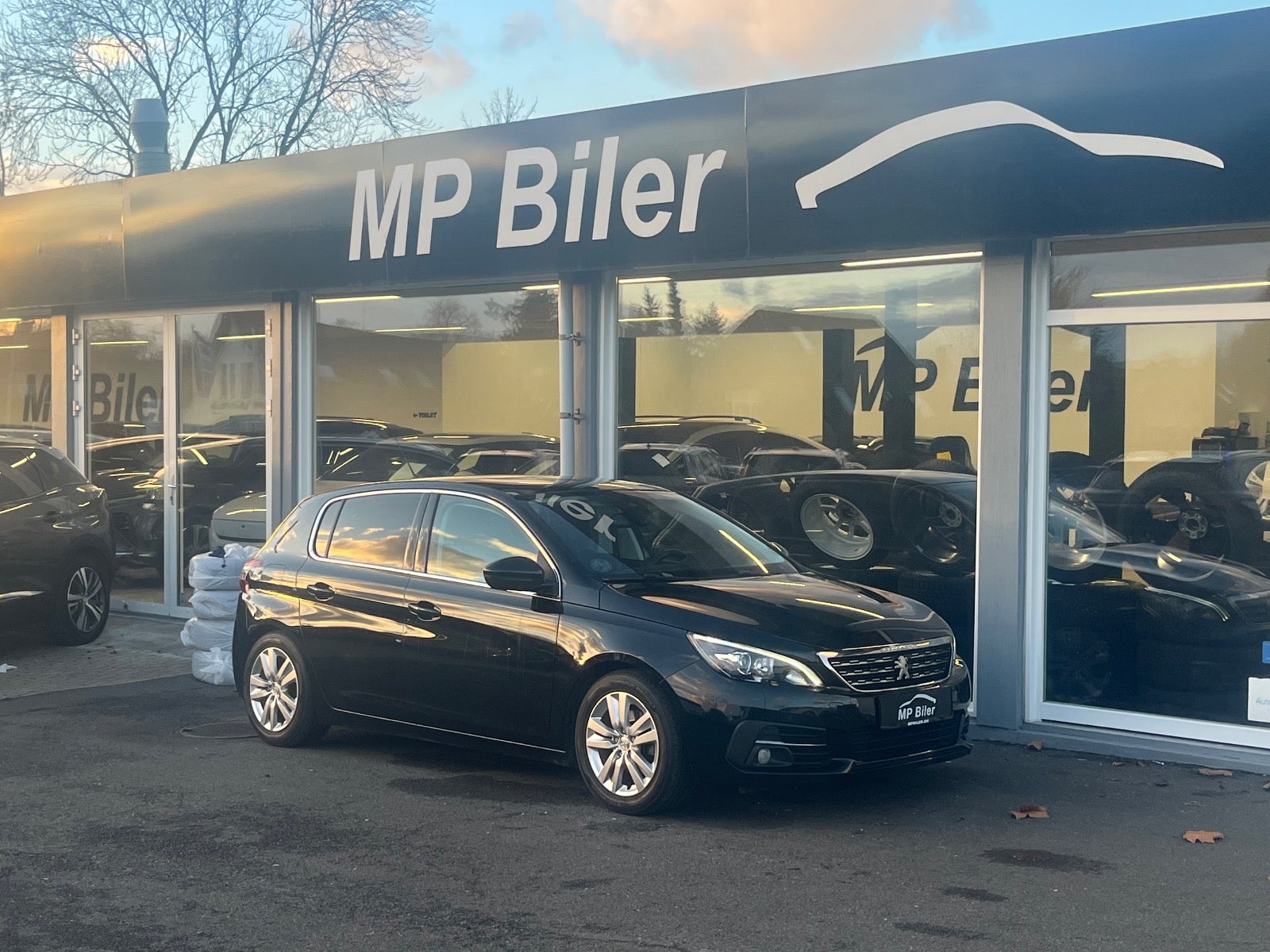 Billede af Peugeot 308 1,6 BlueHDi 120 Allure Sky