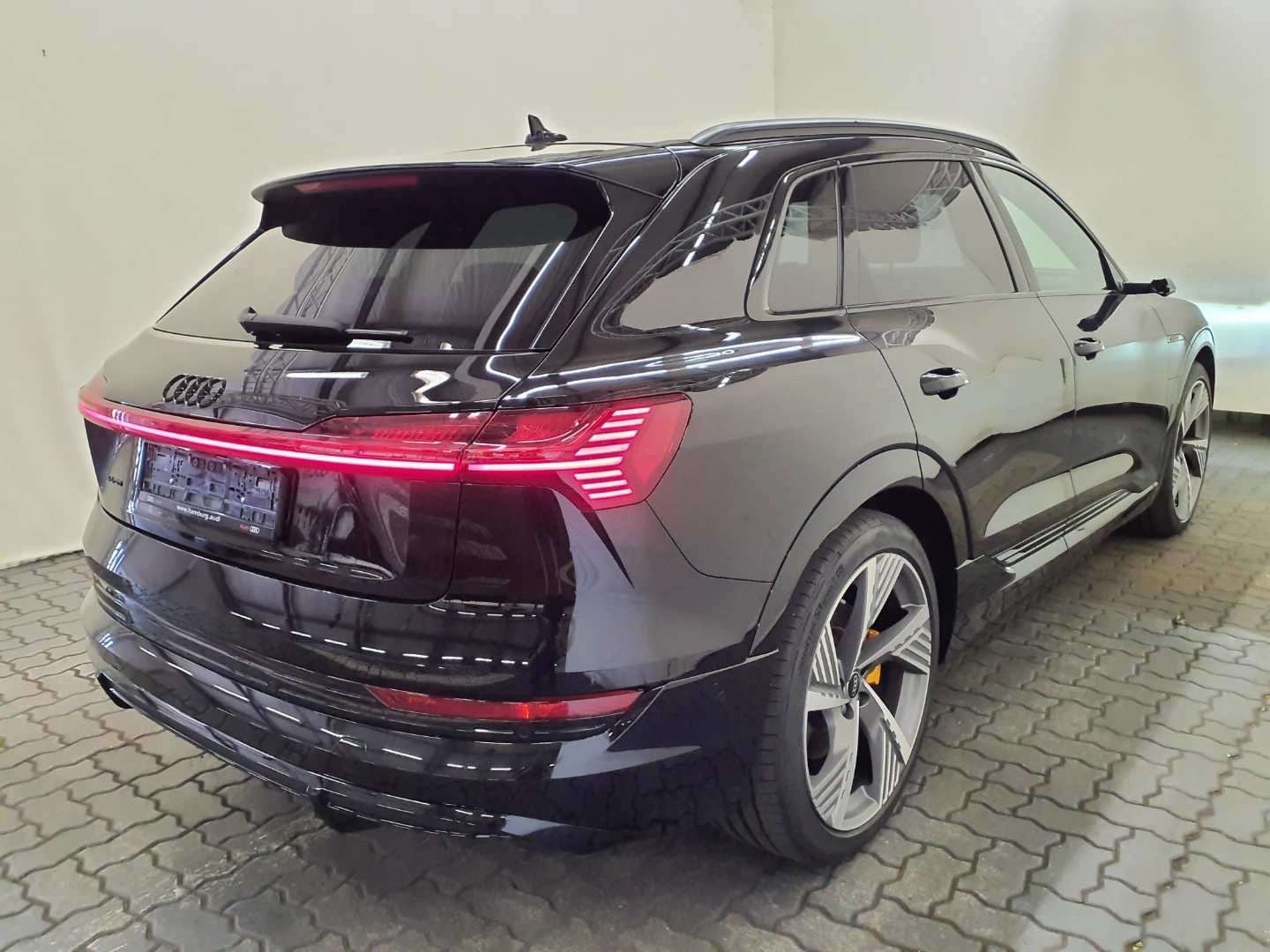 Audi e-tron Black Edition S-line quattro