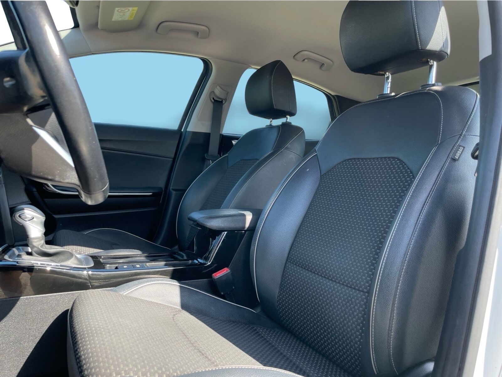 Kia XCeed PHEV Upgrade Intro DCT