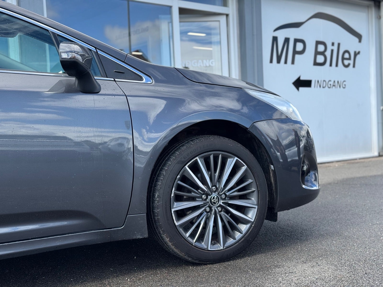 Billede af Toyota Avensis 1,8 VVT-i T2 Premium Touring Sports MDS