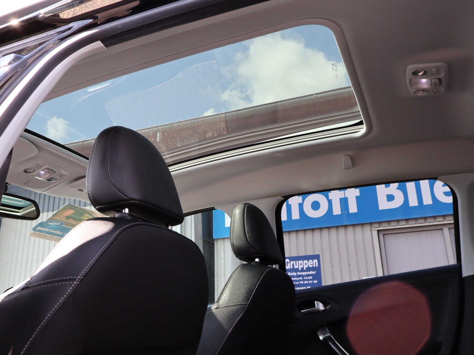Billede af Peugeot 2008 1,2 e-THP 110 Allure Sky