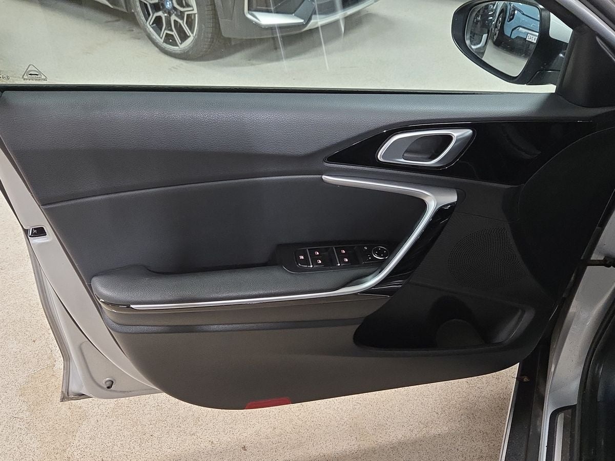 Kia XCeed PHEV Upgrade Intro DCT