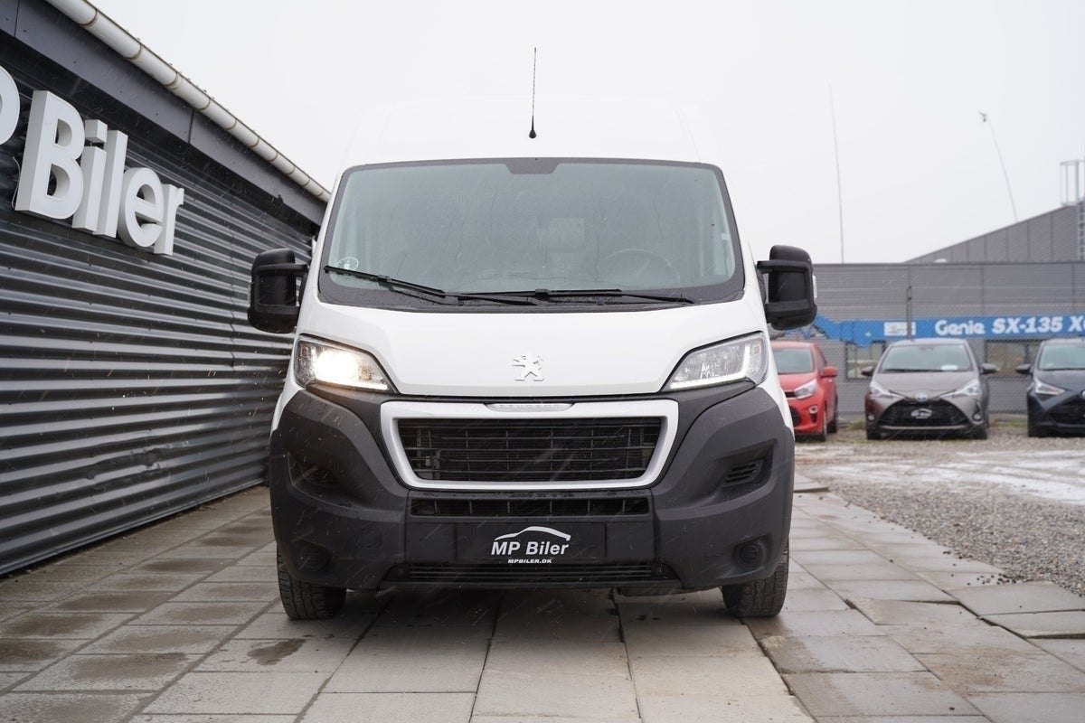 Billede af Peugeot Boxer 335 2,2 BlueHDi 165 L3H2 Premium