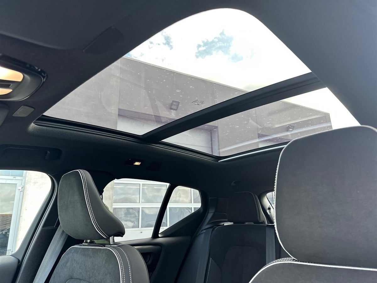 Volvo EX40 Extended Range Black Edition billede 16