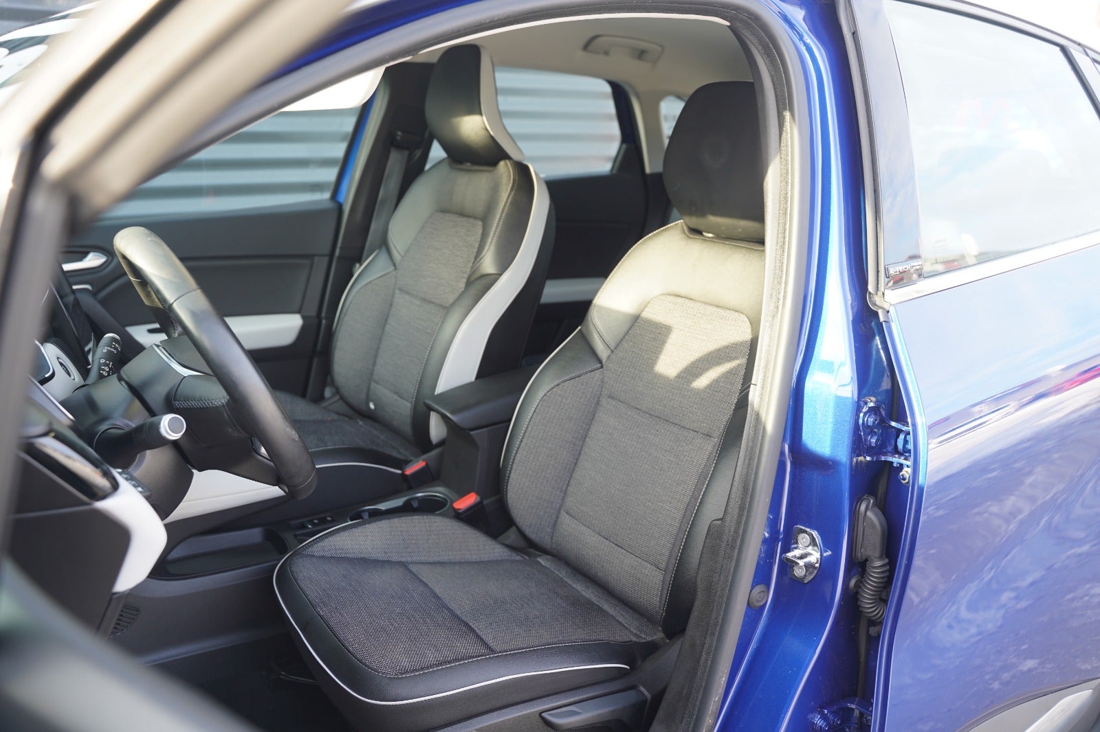 Billede af Renault Captur 1,6 E-Tech Intens