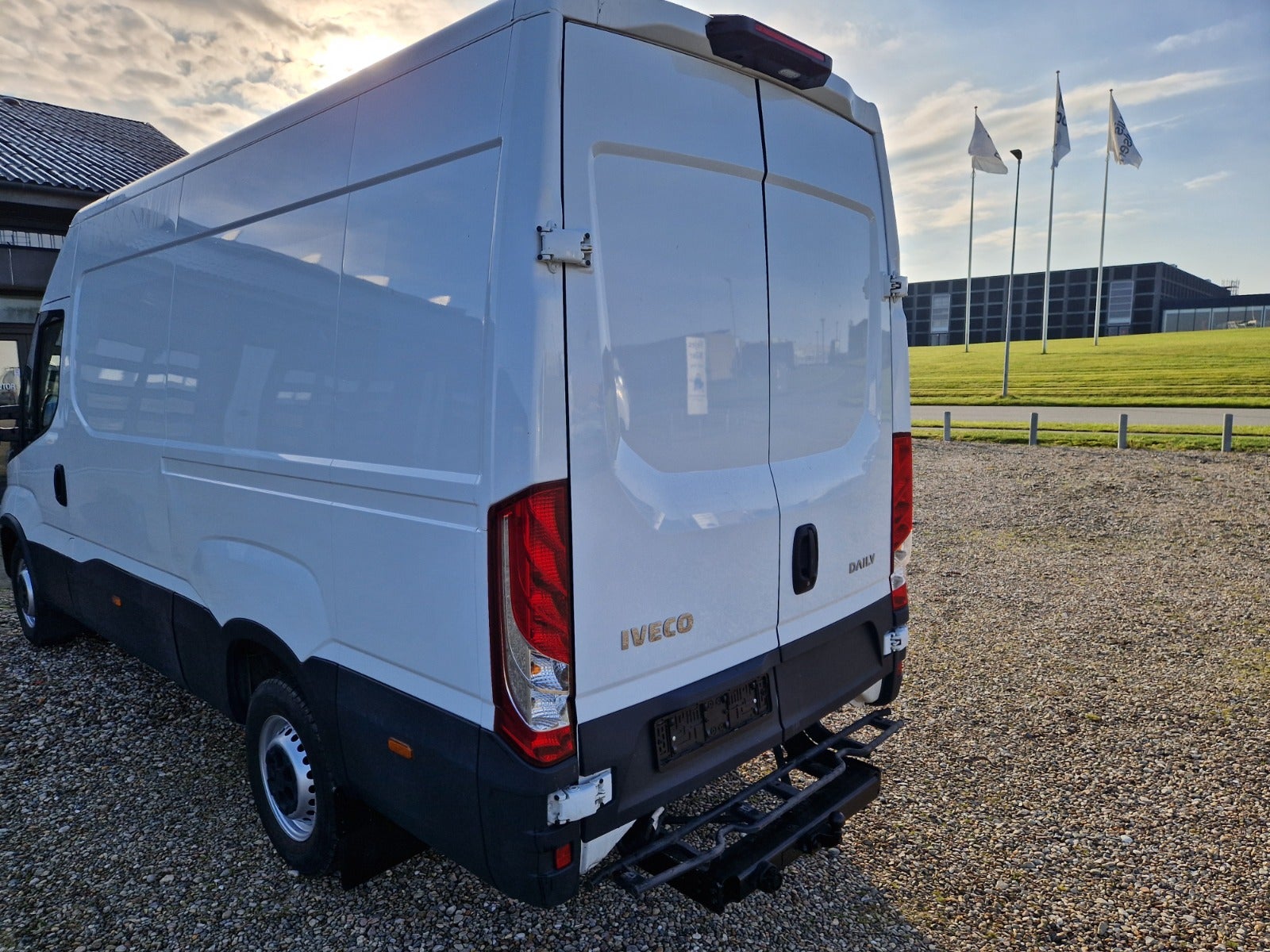 Billede af Iveco Daily 2,3 35S14 12m³ Van AG8