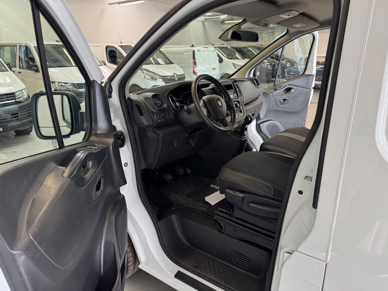 Billede af Renault Trafic T29 2,0 dCi 120 L2H1