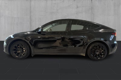 Tesla Model Y Long Range AWD - 1
