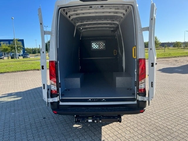 Billede af Iveco Daily 3,0 35S18 12m³ Van AG8