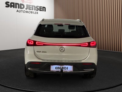Mercedes EQA250 Electric Art