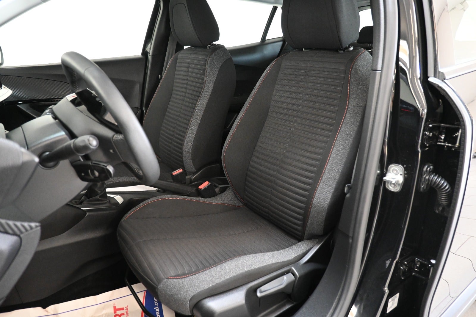 Peugeot 2008 PureTech 100 Selection