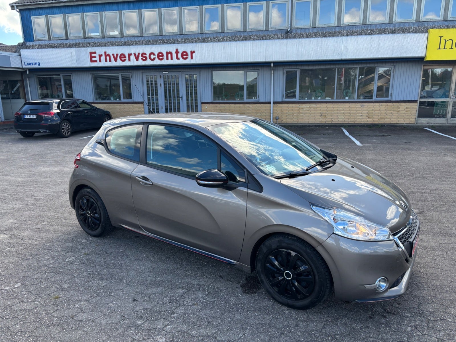 Peugeot 208 e-HDi 92 Active