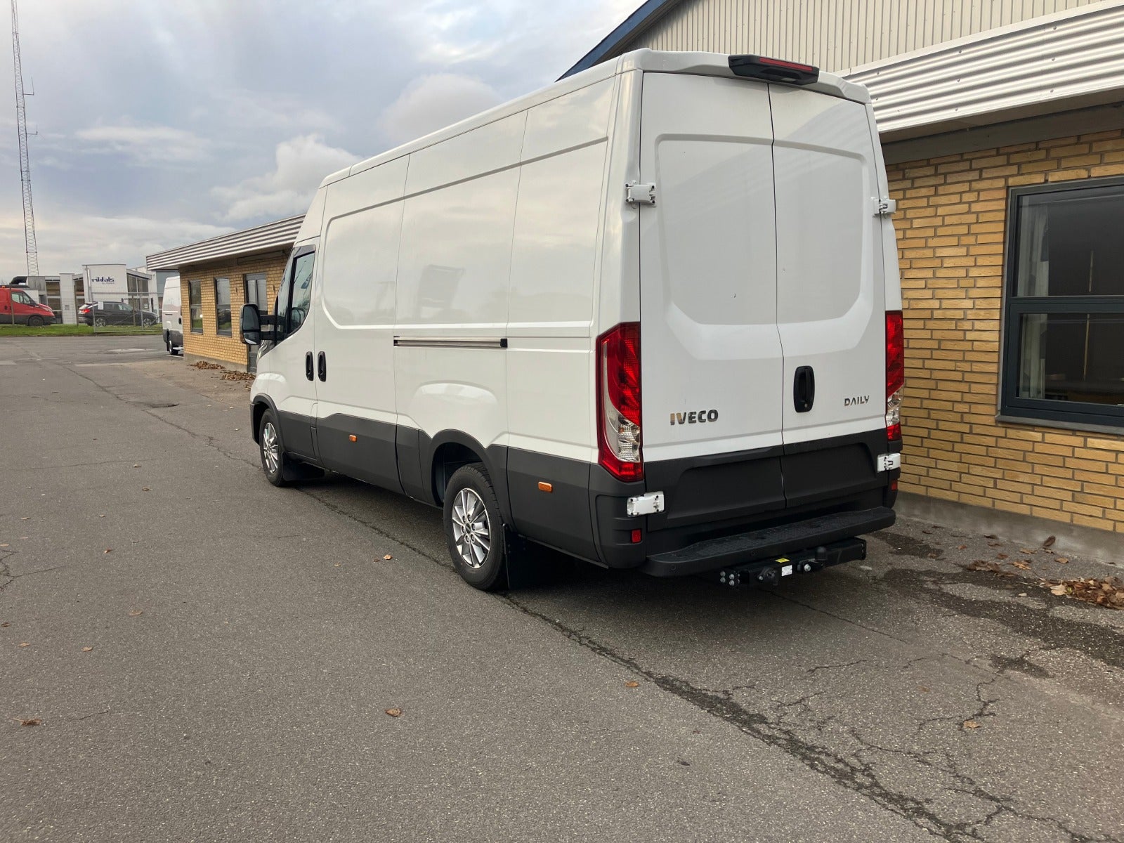 Billede af Iveco Daily 3,0 35S18 12m³ Van AG8