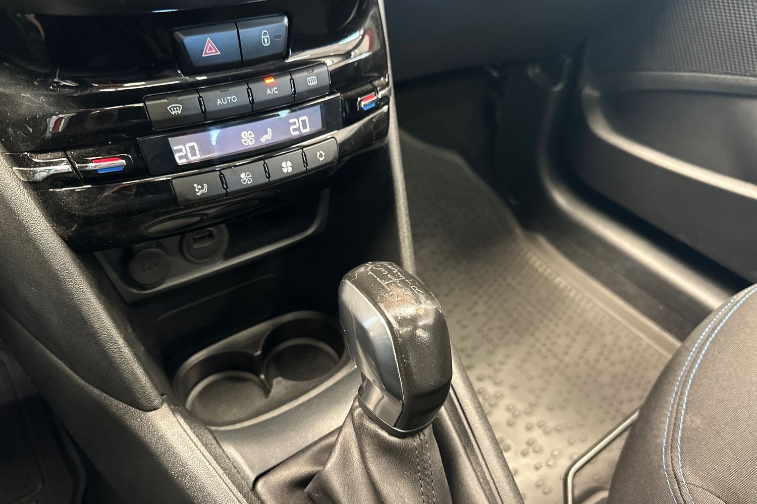 Billede af Peugeot 208 1,2 PureTech 82 Signature