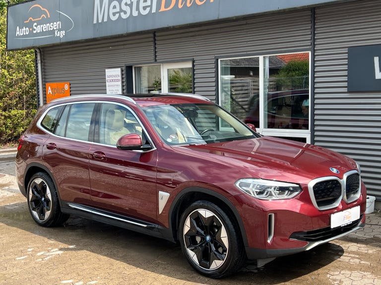 BMW iX3 Charged Plus