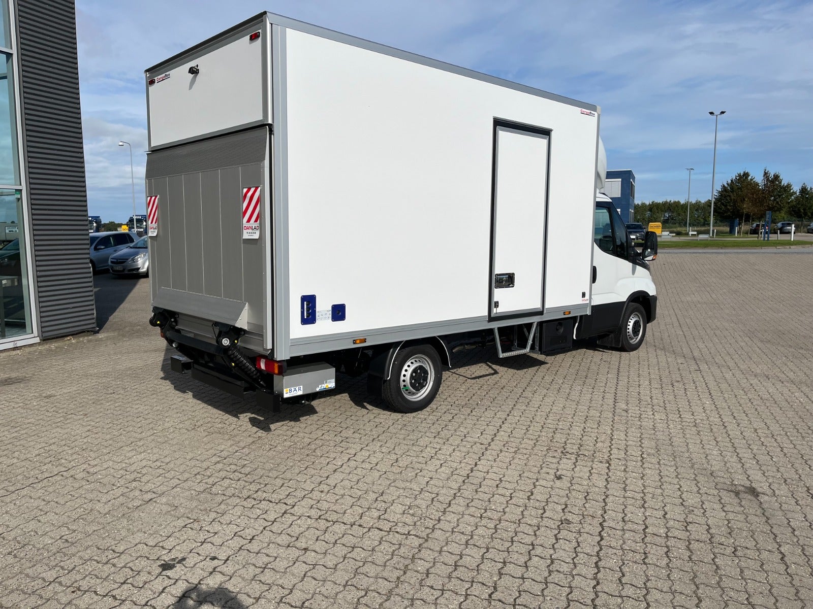 Billede af Iveco Daily 3,0 35S18 4100mm Box m/lift AG8