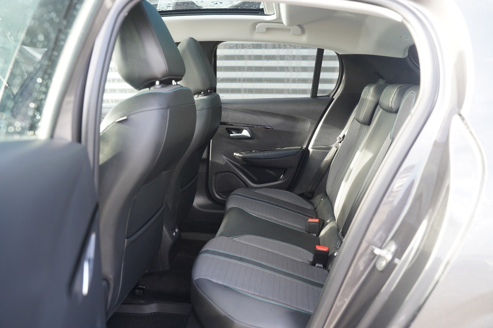 Billede af Peugeot 208 1,5 BlueHDi 100 Allure Sky