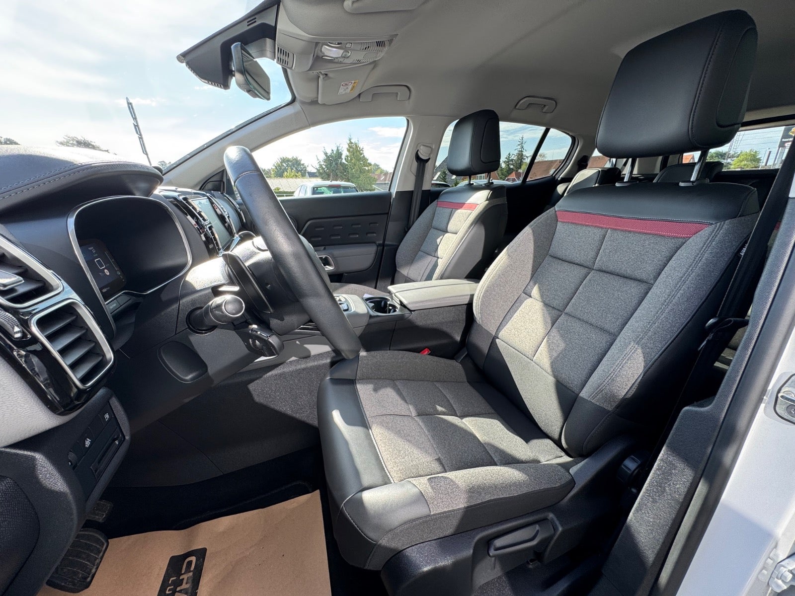 Billede af Citroën C5 Aircross 1,6 Hybrid Feel LTD EAT8