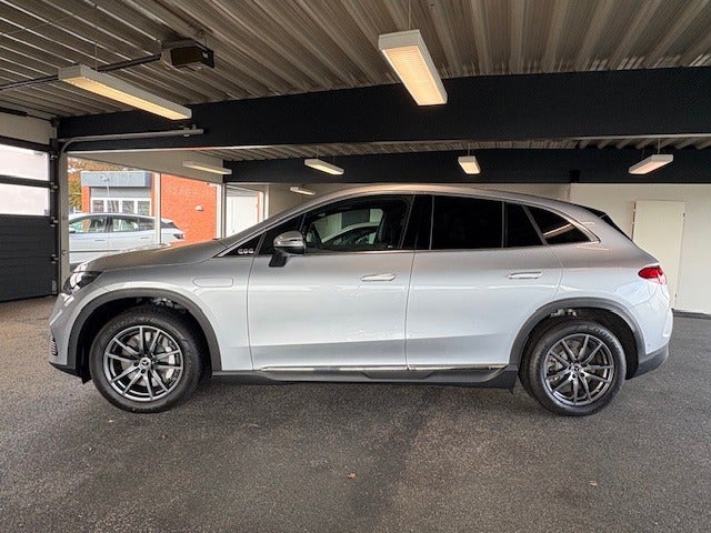 Mercedes EQE300 SUV