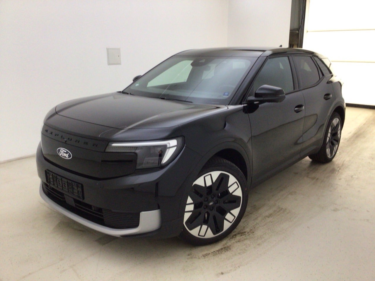 Ford Explorer Premium Extended Range AWD