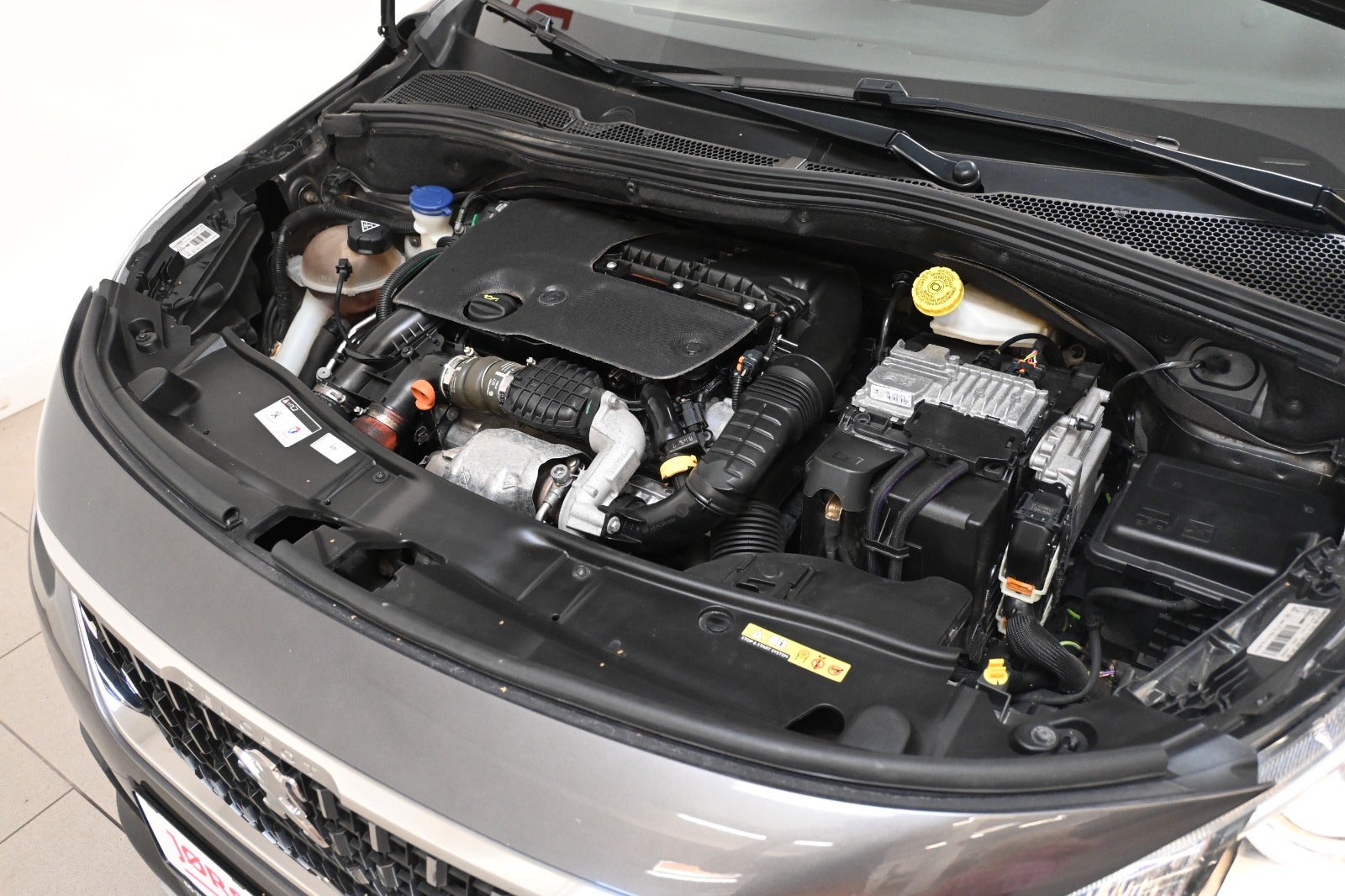 Peugeot 2008 BlueHDi 100 Allure Sky