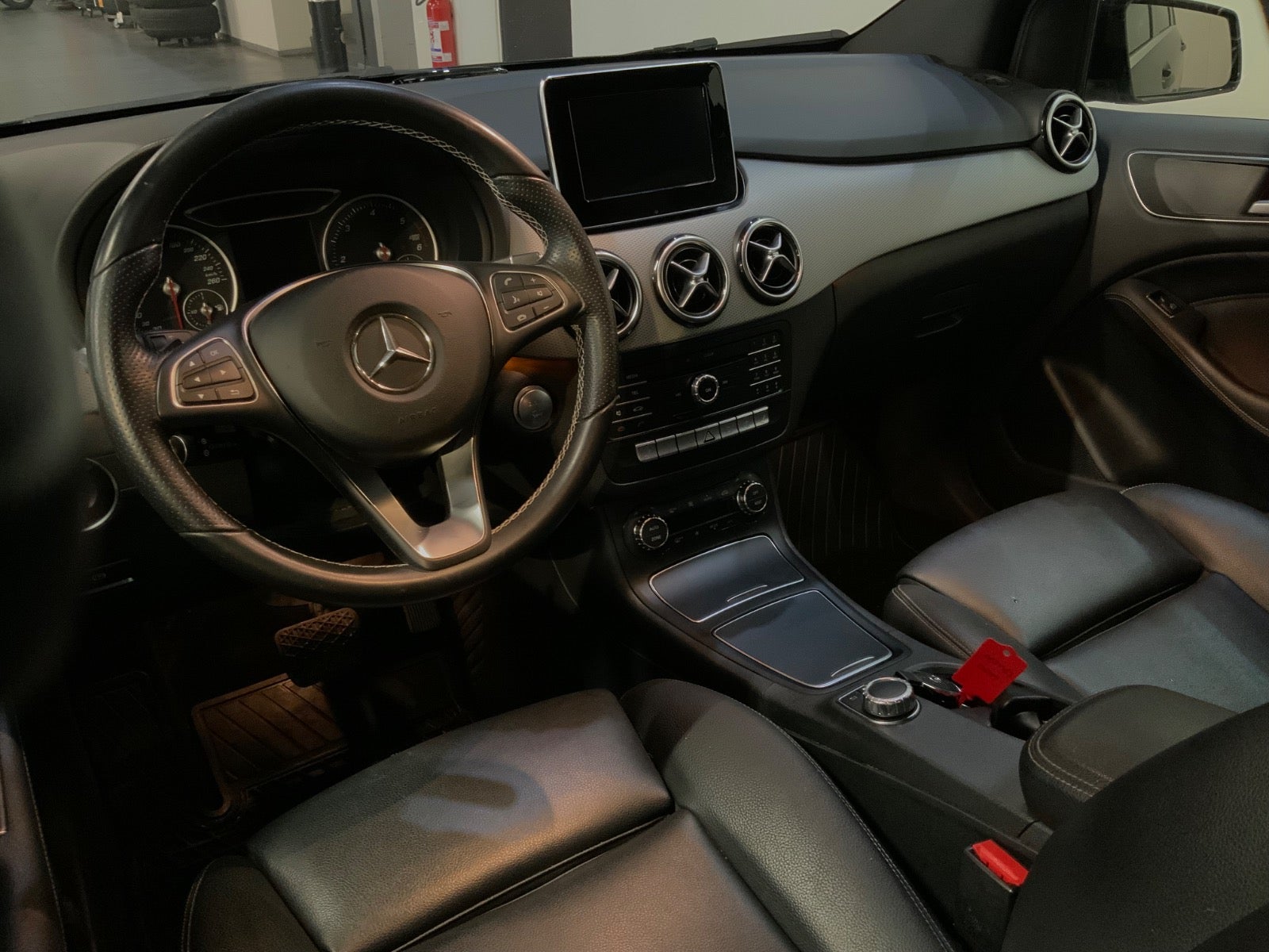 Mercedes-Benz B 220 d