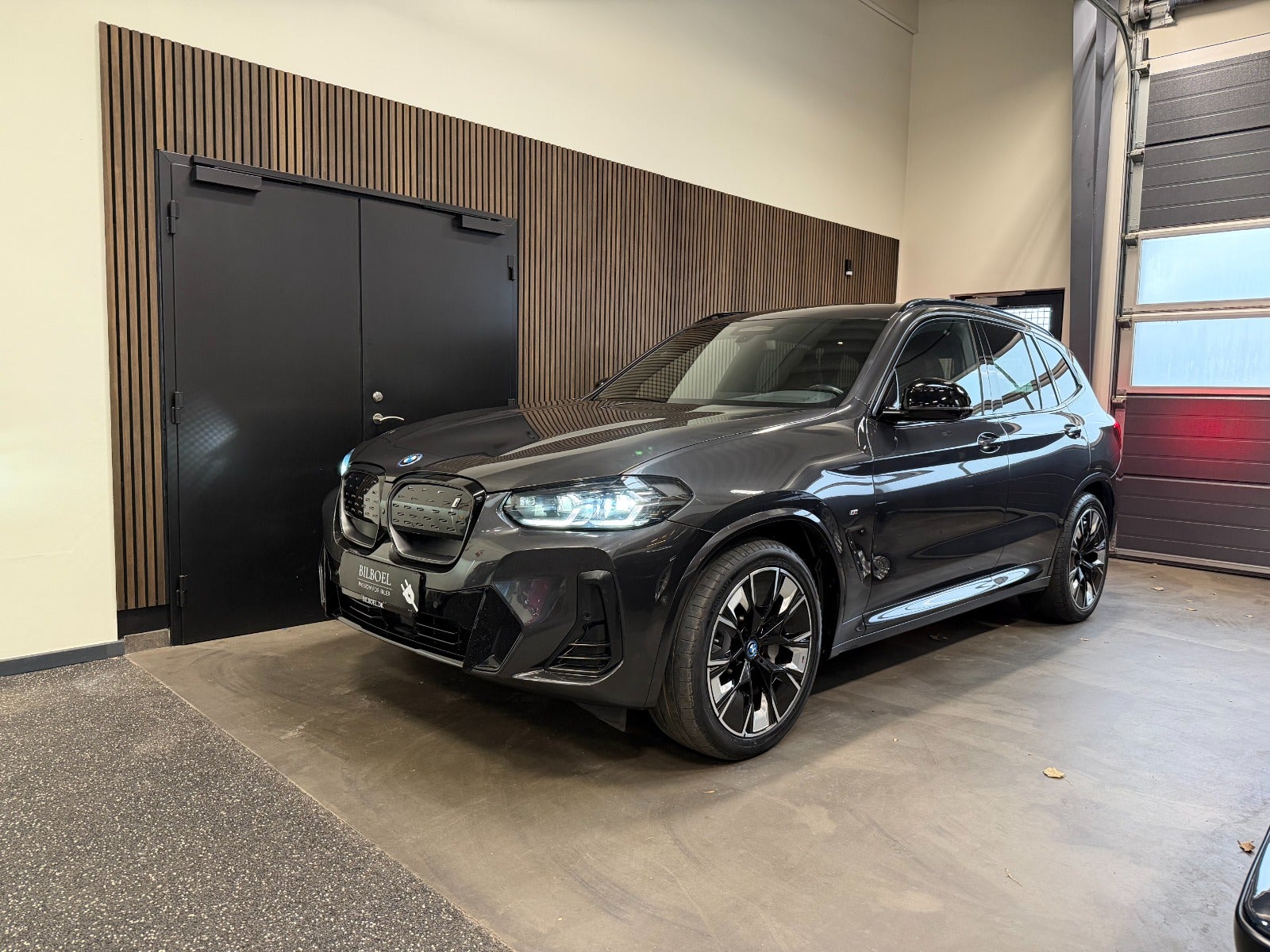 BMW iX3 Charged Plus M-Sport